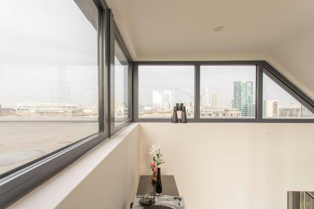 Luxury En-suite Double Room/ W Roof Terrace & Netflix *