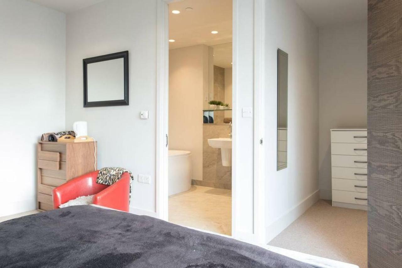 Luxury En-suite Double Room/ W Roof Terrace & Netflix