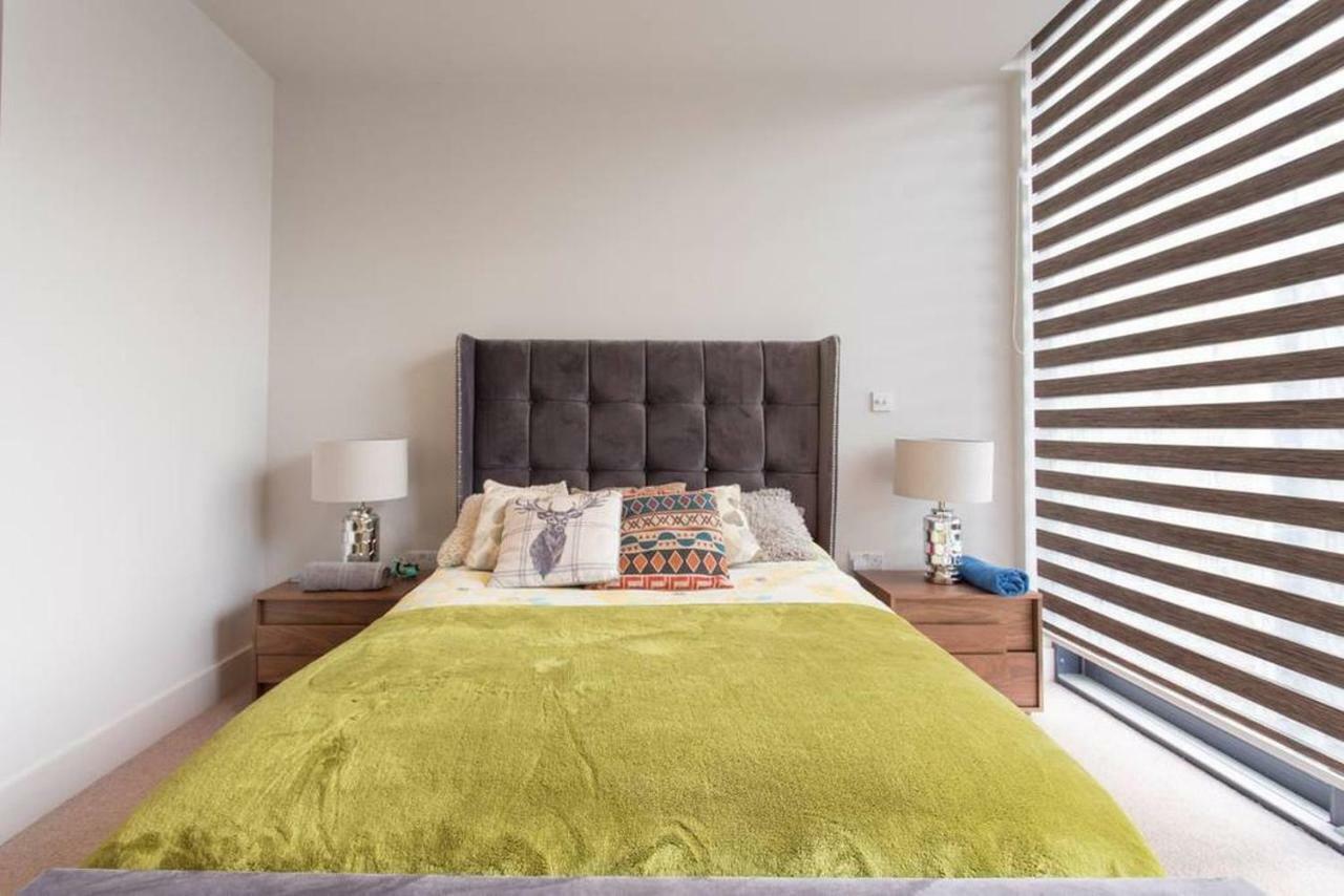 Luxury En-suite Double Room/ W Roof Terrace & Netflix Alloggio in famiglia *